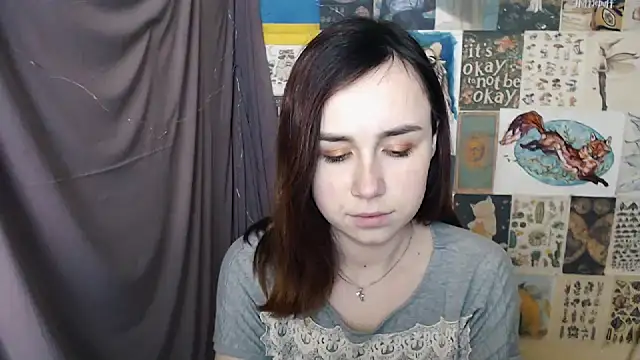 VeryVeryVeryShy  online show from December 8, 6:43 am