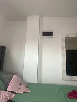 Snapshot of Kaarol69 chatting on December 5, 7:49 pm Kaarol69 online show from December 5, 7:49 pm