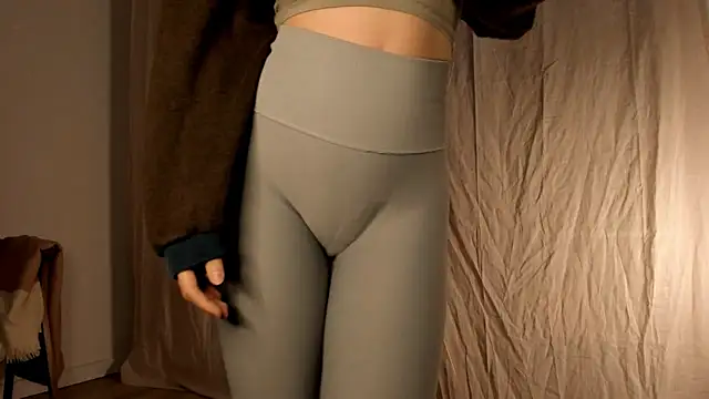 hee jeen online show from February 21, 4:05 pm