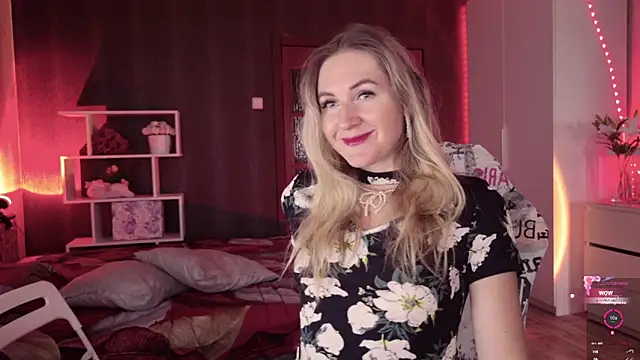 Snapshot of Hello_Lisha chatting on September 25, 8:18 am Hello Lisha online show from September 25, 8:18 am