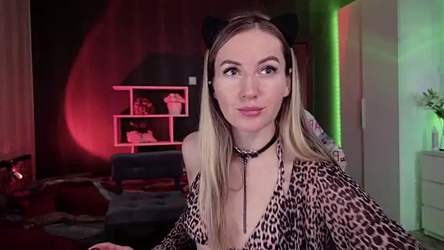 Snapshot of Hello_Lisha chatting on October 31, 8:15 am Hello Lisha online show from October 31, 8:15 am