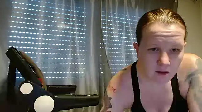 Snapshot of wetgerman_2 chatting on January 22, 11:01 am wetgerman 2 online show from January 22, 11:01 am