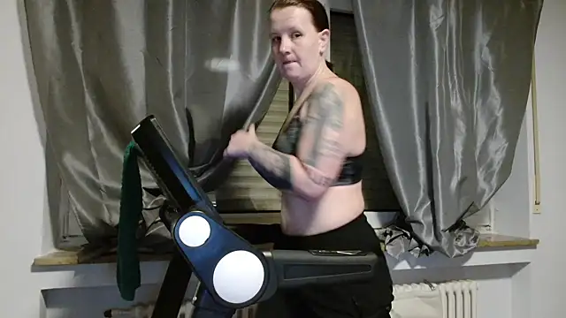 Snapshot of wetgerman_2 chatting on February 5, 11:12 am wetgerman 2 online show from February 5, 11:12 am