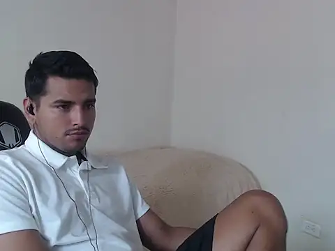 Snapshot of kylian_07 chatting on March 2, 5:31 pm kylian 07 online show from March 2, 5:31 pm