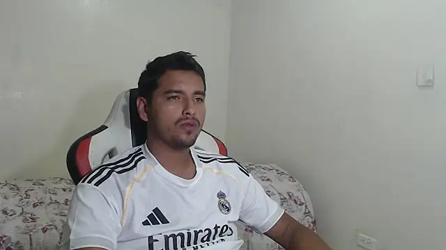 Snapshot of kylian_07 chatting on March 7, 2:19 am kylian 07 online show from March 7, 2:19 am