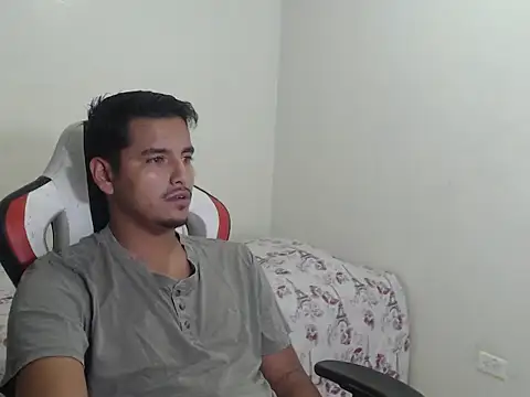 Snapshot of kylian_07 chatting on March 13, 2:07 am kylian 07 online show from March 13, 2:07 am