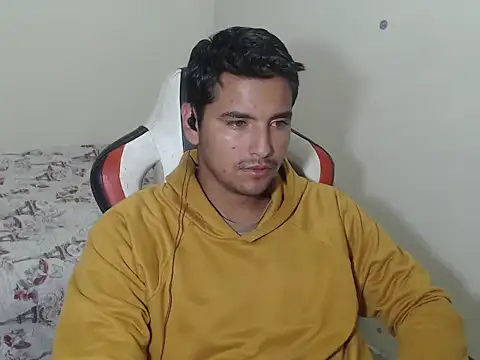 Snapshot of kylian_07 chatting on March 25, 2:17 am kylian 07 online show from March 25, 2:17 am