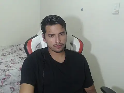 Snapshot of kylian_07 chatting on April 1, 2:45 am kylian 07 online show from April 1, 2:45 am