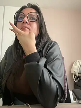 SWEETLILY18 online show from December 26, 2:27 pm