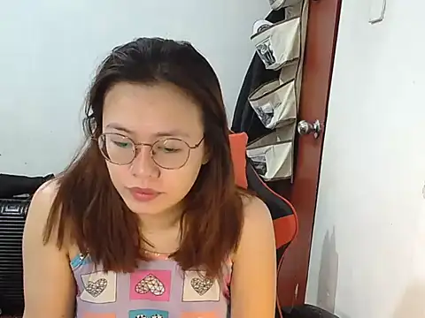 crizzybel online show from May 15, 7:54 pm
