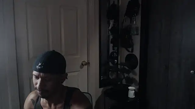 Snapshot of inc25cb@xh chatting on February 22, 3:23 am inc25cbxh online show from February 22, 3:23 am