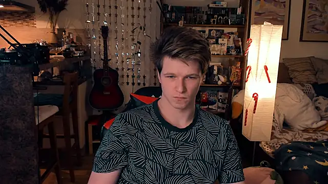 Snapshot of Breston_Sweet chatting on December 13, 4:54 am Breston Sweet online show from December 13, 4:54 am