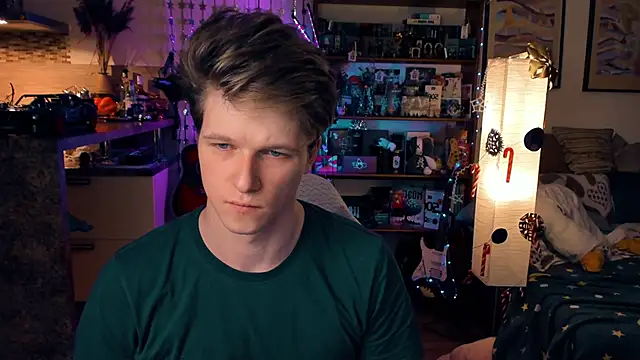 Snapshot of Breston_Sweet chatting on December 14, 5:47 pm Breston Sweet online show from December 14, 5:47 pm