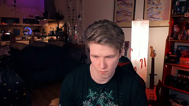 Snapshot of Breston_Sweet chatting on December 22, 2:27 pm Breston Sweet online show from December 22, 2:27 pm