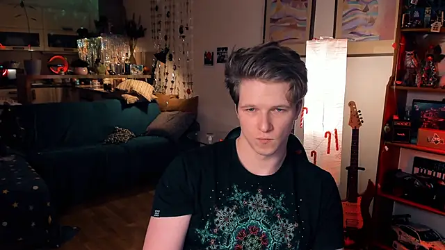 Snapshot of Breston_Sweet chatting on December 24, 8:16 pm Breston Sweet online show from December 24, 8:16 pm