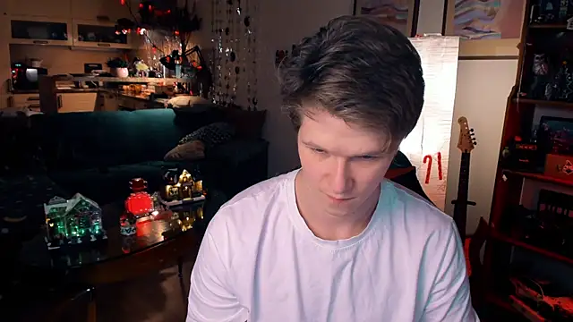 Snapshot of Breston_Sweet chatting on December 29, 7:32 pm Breston Sweet online show from December 29, 7:32 pm