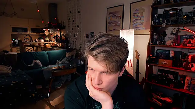 Snapshot of Breston_Sweet chatting on January 2, 10:11 pm Breston Sweet online show from January 2, 10:11 pm