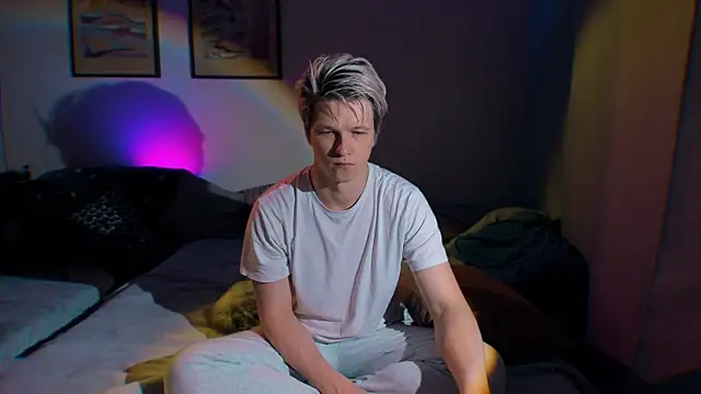 Snapshot of Breston_Sweet chatting on September 15, 6:08 pm Breston Sweet online show from September 15, 6:08 pm