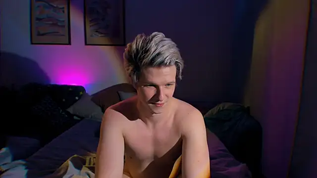 Snapshot of Breston_Sweet chatting on September 19, 7:47 pm Breston Sweet online show from September 19, 7:47 pm