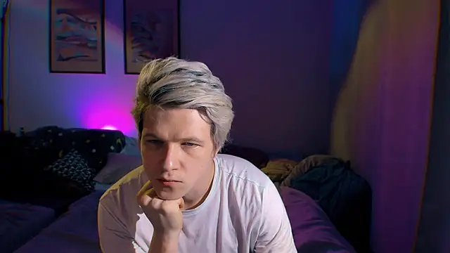 Snapshot of Breston_Sweet chatting on September 22, 7:49 pm Breston Sweet online show from September 22, 7:49 pm