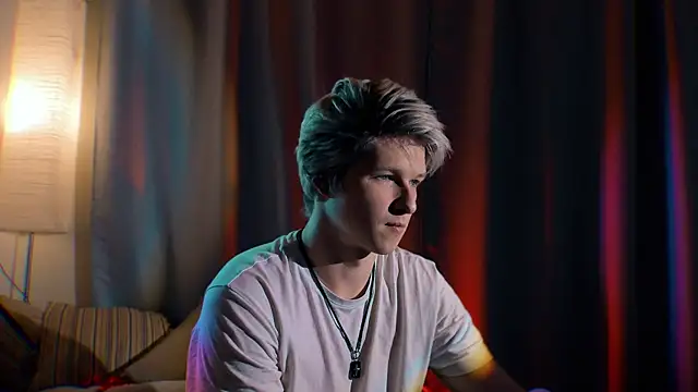 Snapshot of Breston_Sweet chatting on September 28, 7:52 pm Breston Sweet online show from September 28, 7:52 pm