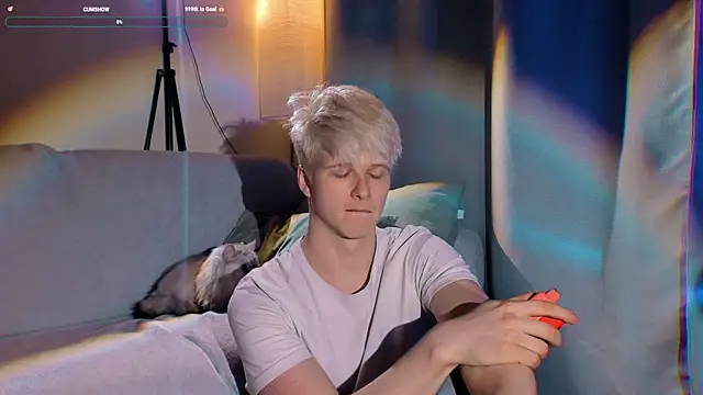 Snapshot of Breston_Sweet chatting on October 21, 7:47 pm Breston Sweet online show from October 21, 7:47 pm