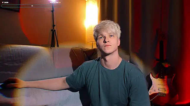 Snapshot of Breston_Sweet chatting on October 28, 2:48 am Breston Sweet online show from October 28, 2:48 am