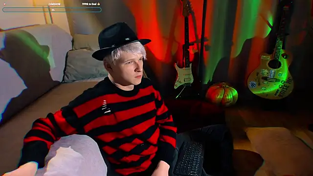 Snapshot of Breston_Sweet chatting on October 31, 7:48 pm Breston Sweet online show from October 31, 7:48 pm