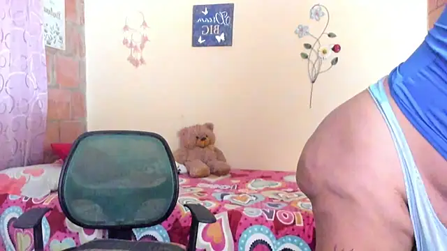 Snapshot of zafiro_sex_ chatting on February 27, 11:37 pm zafiro sex online show from February 27, 11:37 pm