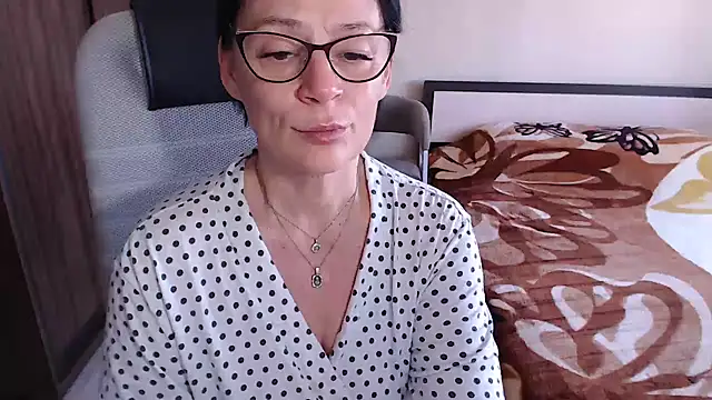 Snapshot of BelovedLady chatting on February 23, 10:39 am BelovedLady online show from February 23, 10:39 am
