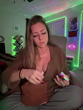 Snapshot of sage_love chatting on December 29, 1:56 am sage love online show from December 29, 1:56 am