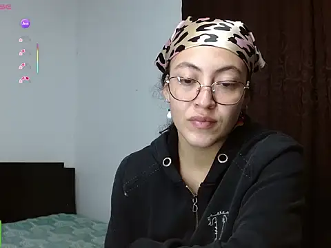 Olivia Bright online show from May 18, 1:13 am