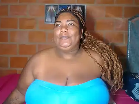 Snapshot of bustyboobsxxll chatting on February 7, 2:10 pm bustyboobsxxll online show from February 7, 2:10 pm