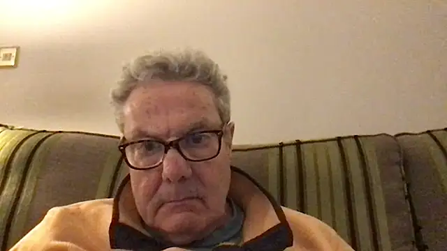 Snapshot of Oldpistolpete chatting on April 15, 9:04 pm Oldpistolpete online show from April 15, 9:04 pm