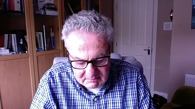 Snapshot of Oldpistolpete chatting on April 17, 9:56 am Oldpistolpete online show from April 17, 9:56 am