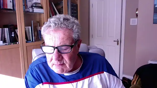 Snapshot of Oldpistolpete chatting on April 24, 4:20 pm Oldpistolpete online show from April 24, 4:20 pm