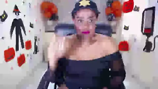 Snapshot of EvaFoxter chatting on October 28, 4:31 pm EvaFoxter online show from October 28, 4:31 pm