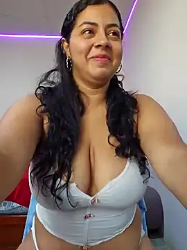 Snapshot of Mary_pinkish chatting on December 5, 5:50 pm Mary pinkish online show from December 5, 5:50 pm