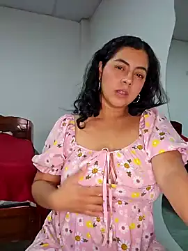 Snapshot of Mary_pinkish chatting on December 13, 10:55 pm Mary pinkish online show from December 13, 10:55 pm