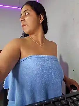 Snapshot of Mary_pinkish chatting on January 20, 6:31 am Mary pinkish online show from January 20, 6:31 am