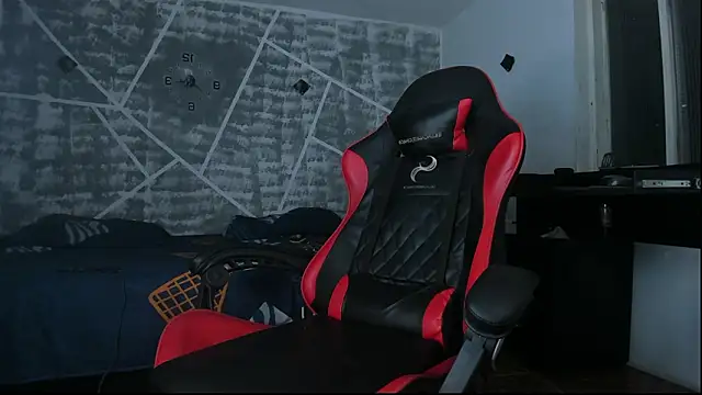 leonidas 18k online show from February 4, 10:15 pm