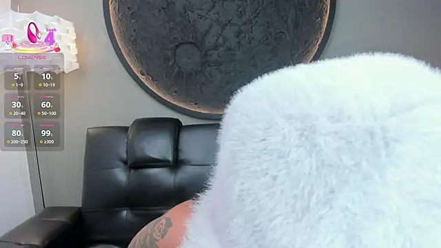 miss vaiolette online show from March 18, 11:08 am