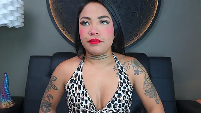 miss vaiolette online show from December 22, 11:07 am