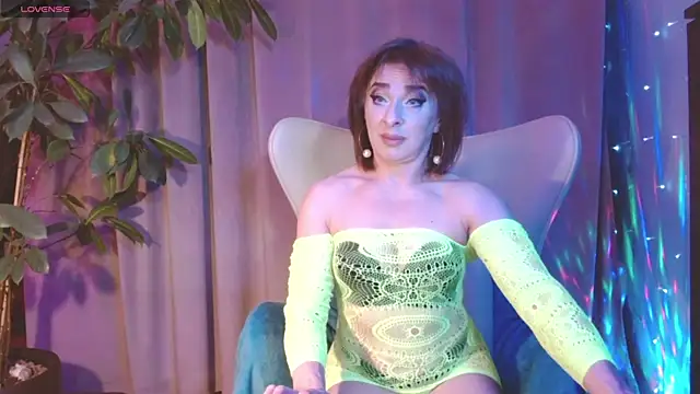 julia renard online show from October 12, 5:39 am