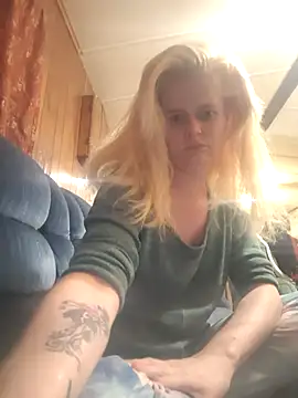 Snapshot of BadAssBitchMakayla chatting on December 3, 11:58 pm BadAssBitchMakayla online show from December 3, 11:58 pm