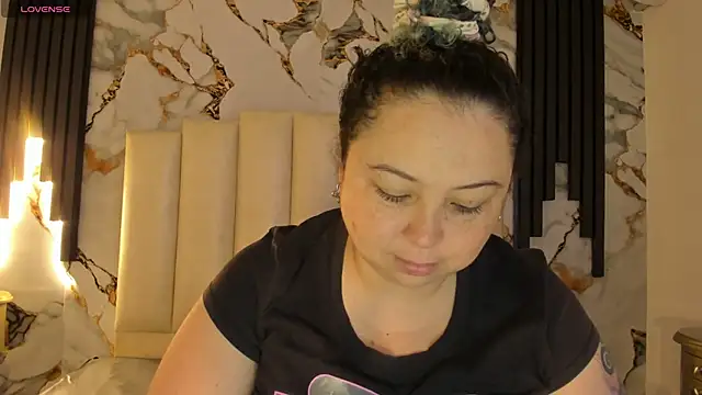 mollieblue69 online show from May 12, 12:46 pm