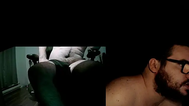 Snapshot of fck_boy123 chatting on March 20, 5:45 am fck boy123 online show from March 20, 5:45 am