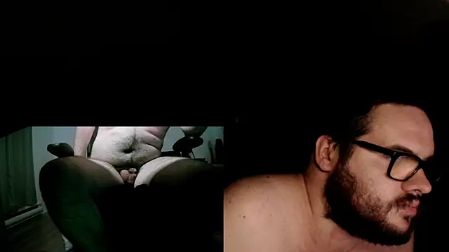 Snapshot of fck_boy123 chatting on April 7, 3:51 am fck boy123 online show from April 7, 3:51 am