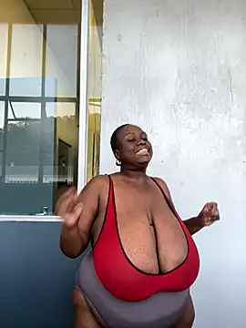 Snapshot of Biggblackboobs chatting on November 20, 4:29 pm Biggblackboobs online show from November 20, 4:29 pm