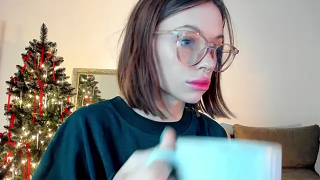 Snapshot of Kossie_ chatting on December 22, 7:11 am Kossie online show from December 22, 7:11 am